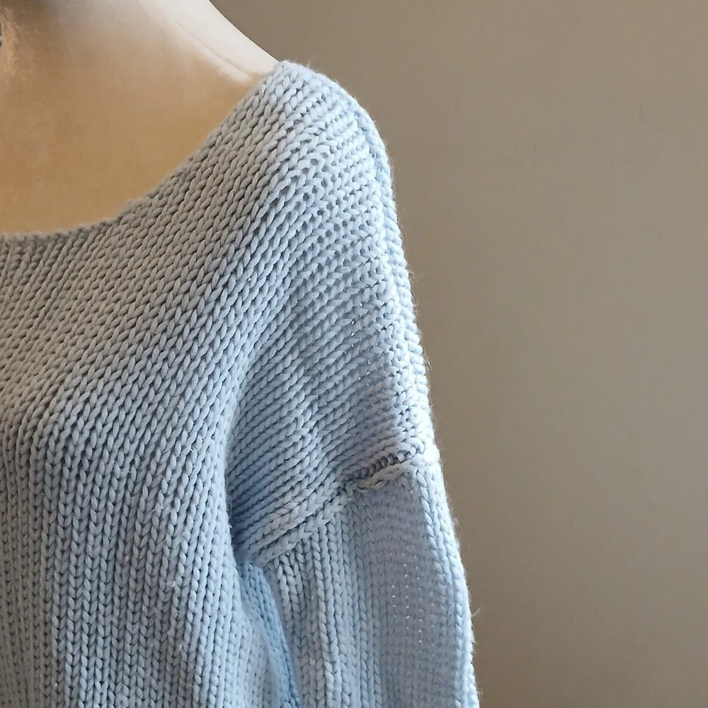Lovers + Friends Blue chunky crop sweater size‎ Small